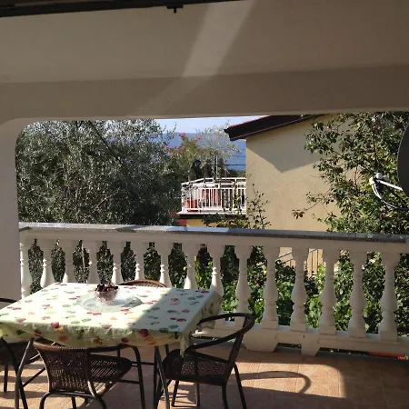 Apartman And Studio Jelusic *