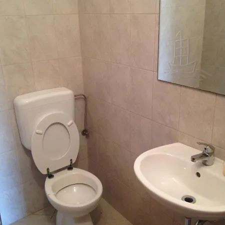 Apartman And Studio Jelusic *