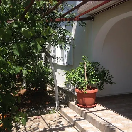 Apartment And Studio Jelusic