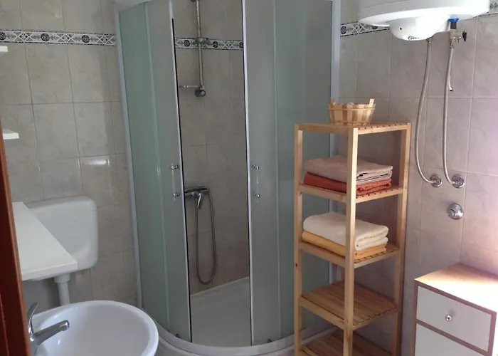 Apartman And Studio Jelusic *